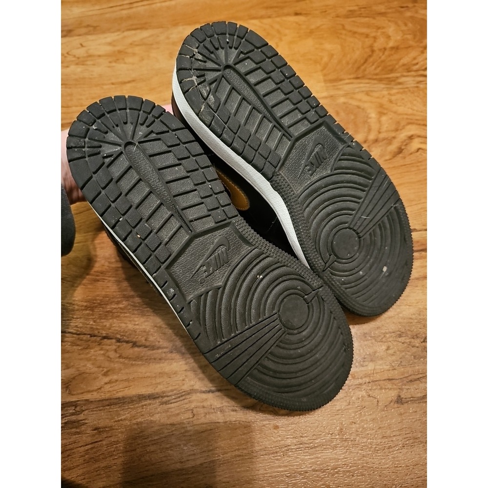 Air Jordan JV2 (GS) Big Kids' Shoes Black-Metallic Gold-White DQ8423-071 4.5Y - Picture 8 of 8